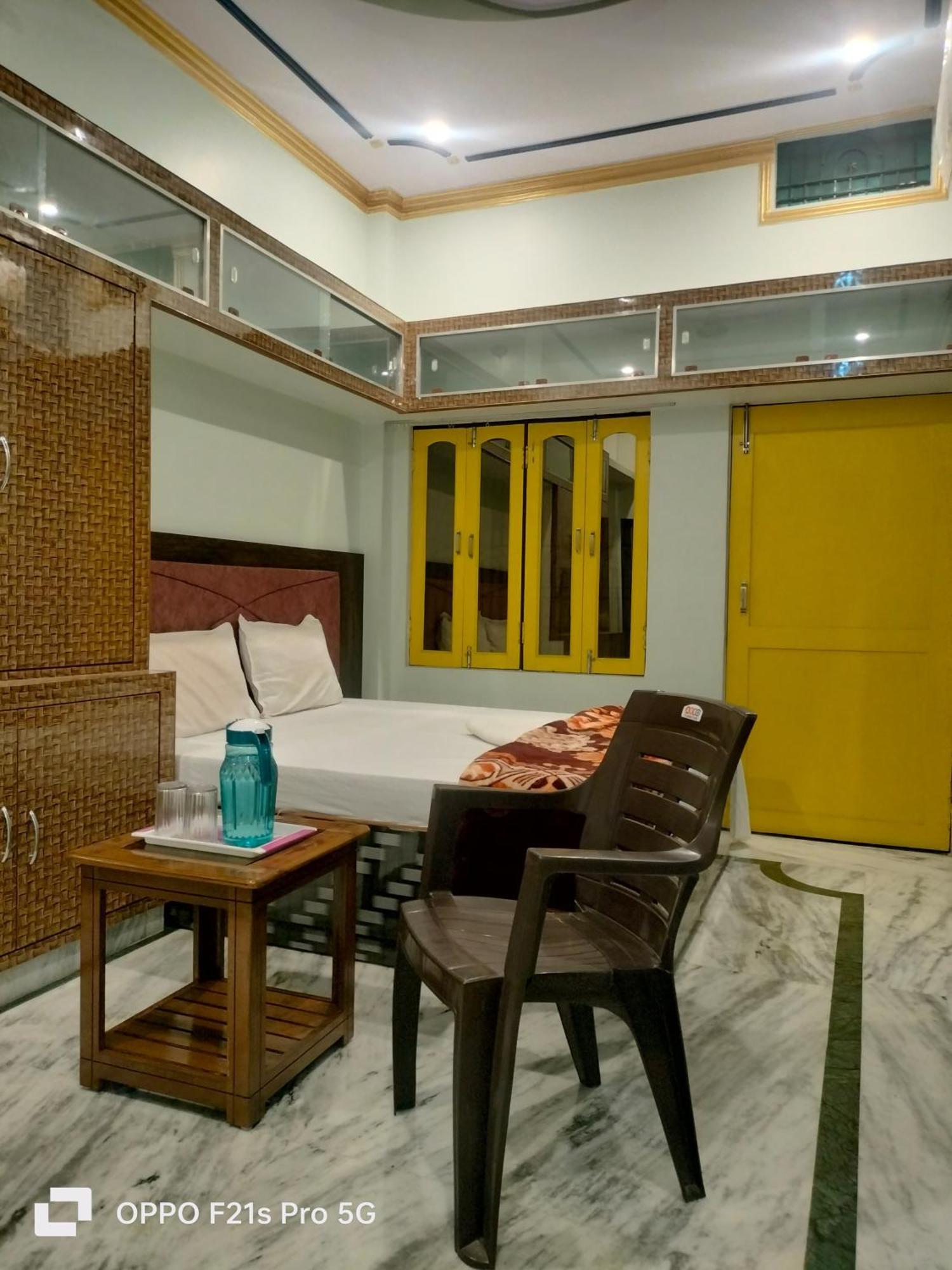 Nidhivan P. Guest House Varanasi Exterior photo